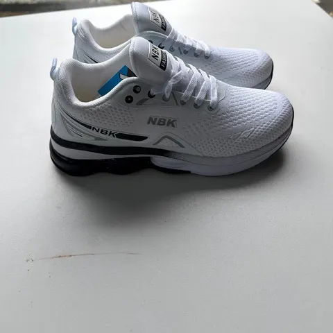 Sneaker NBK White Edition Weiß Schwarz Sportschuhe Mesh atmungsaktiv Dämpfung &ndash; Bild 3